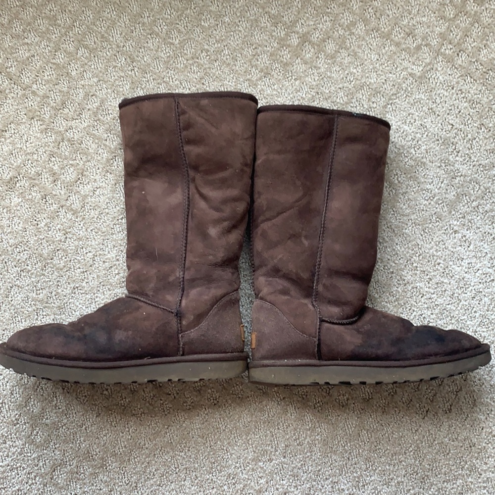 Tall UGG boots fur lined